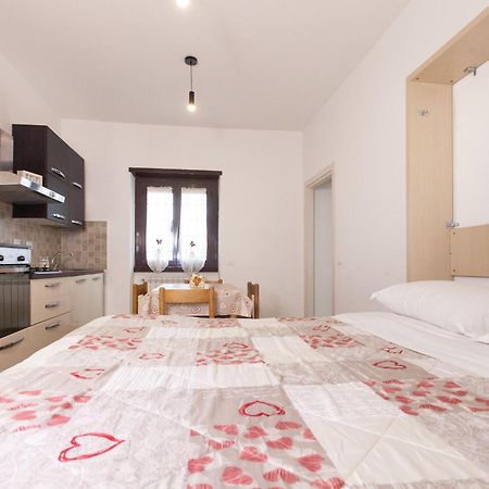 Alloggio Turistico A Casa Di Paoletto Fiumicino Eksteriør billede